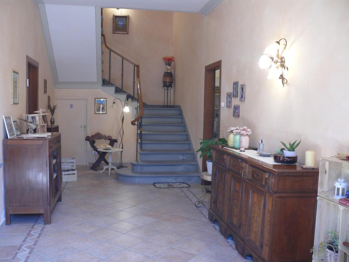 Bed and Breakfast Antica Bottega Di Vinci Exterior foto